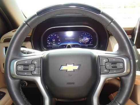 Used 2024 Chevrolet Suburban Premier w/ Advanced Technology Package AWD/4WD image 23
