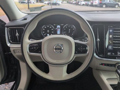 Used 2020 Volvo S60 T5 Inscription w/ Protection Package Premier image 18