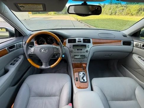 Used 2005 Lexus ES 330 w/ Preferred Accessory Pkg FWD image 18