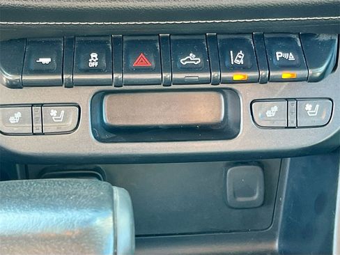 Used 2021 GMC Canyon Denali image 21