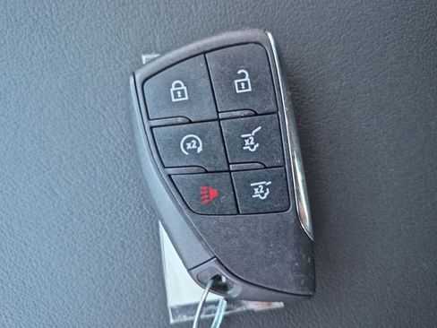 Used 2026 Chevrolet Suburban Z71 w/ Comfort Package image 32