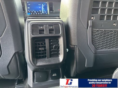 Used 2025 Ford Bronco Badlands image 20
