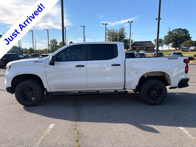 Used 2022 Chevrolet Silverado 1500 Custom Trail Boss w/ LPO, Dark Essentials Package AWD/4WD image 6