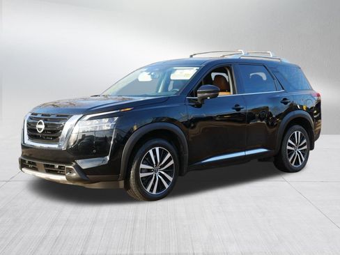 Certified 2024 Nissan Pathfinder Platinum w/ Cargo Package image 3