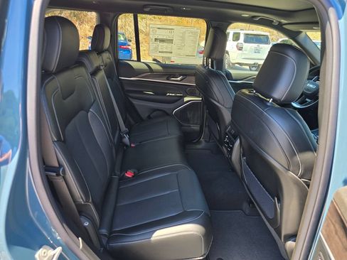 New 2026 Jeep Grand Cherokee Limited AWD/4WD image 25