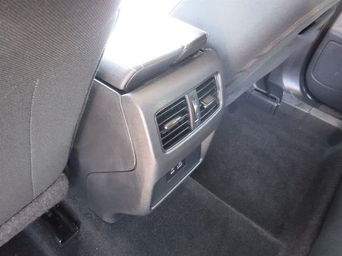 Used 2023 Nissan Rogue SV FWD image 10