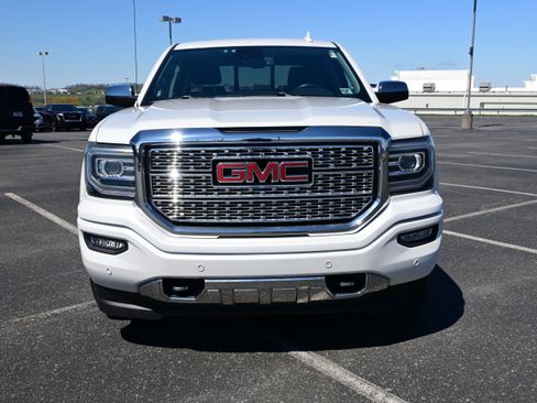 Used 2018 GMC Sierra 1500 Denali w/ Denali Ultimate Package image 3