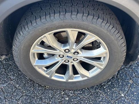 Used 2023 Ford Explorer XLT w/ Equipment Group 202A image 9