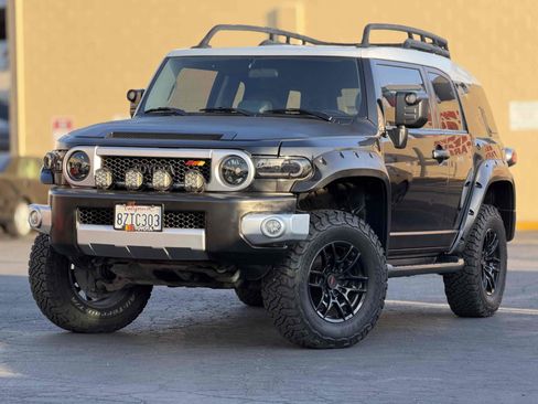 Used 2007 Toyota FJ Cruiser 4WD image 1