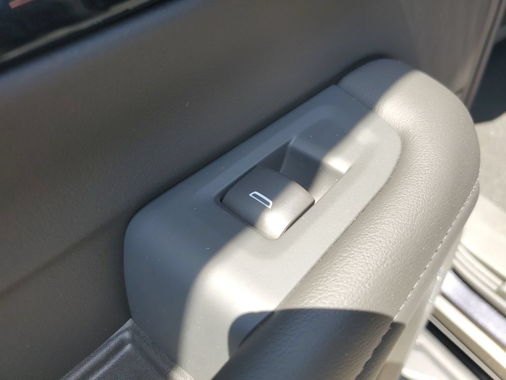 Used 2026 Chevrolet Tahoe LS RWD image 15