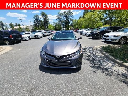 Used 2018 Toyota Camry XLE w/ Driver Assist Package FWD image 4