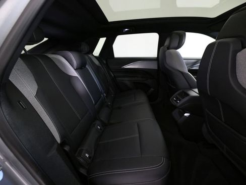 Used 2024 Cadillac Lyriq Tech RWD image 11