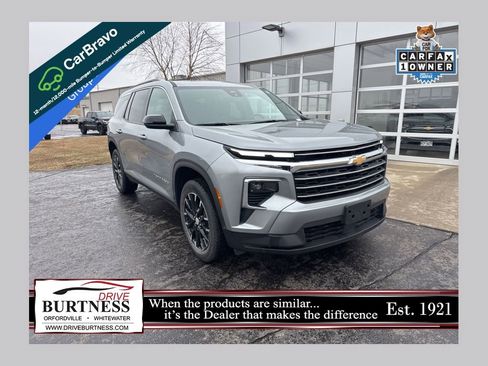 Certified 2025 Chevrolet Traverse LT w/ Sun and Wheel Package image 1