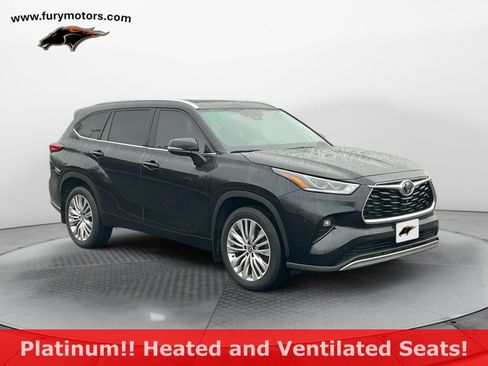 Used 2023 Toyota Highlander Platinum AWD/4WD image 1