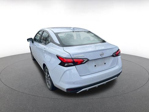 Used 2025 Nissan Versa SV image 8