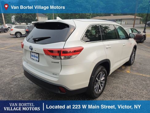 Used 2017 Toyota Highlander XLE AWD/4WD image 5