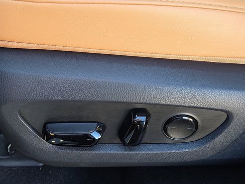 Used 2025 Lexus NX 250 FWD w/ Towing Package (2000 Lbs) image 14