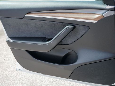 Used 2023 Tesla Model 3 Standard Range RWD image 18