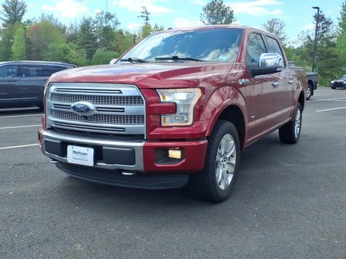 Used 2016 Ford F150 Platinum w/ Equipment Group 701A Luxury AWD/4WD image 3