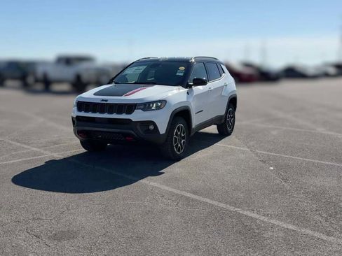 New 2026 Jeep Compass Trailhawk image 3