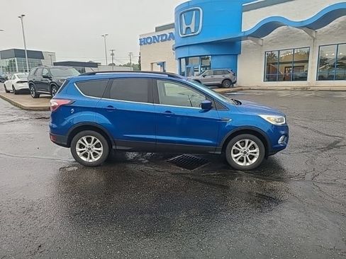 Used 2017 Ford Escape SE w/ SE Leather Comfort Package FWD image 6