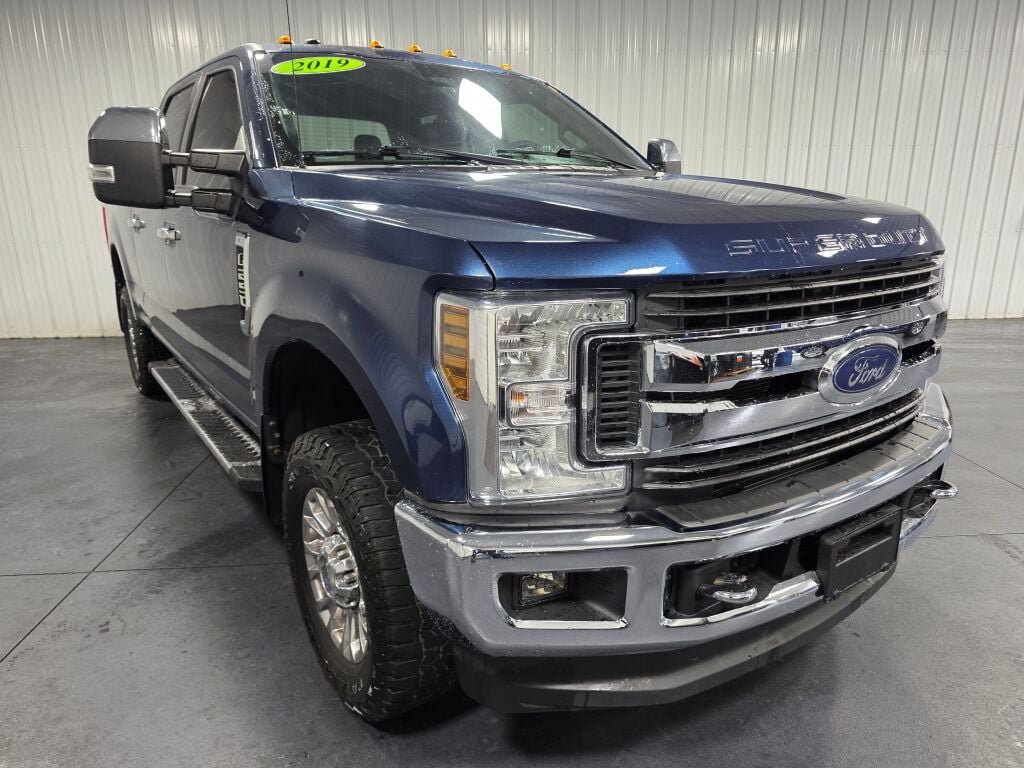 Used 2019 Ford F250 XLT w/ XLT Premium Package AWD/4WD image 2