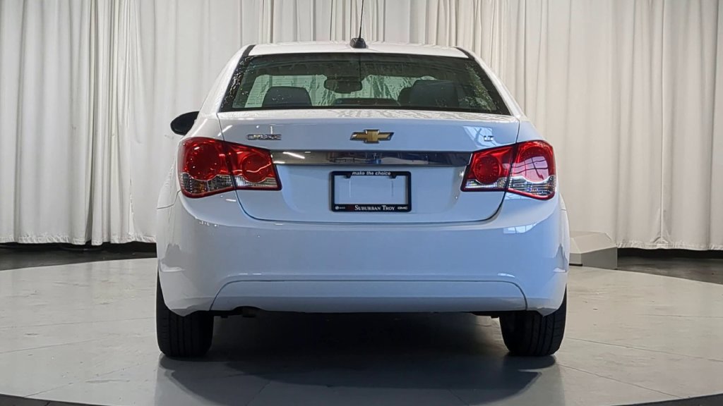 Used 2016 Chevrolet Cruze LT FWD image 9