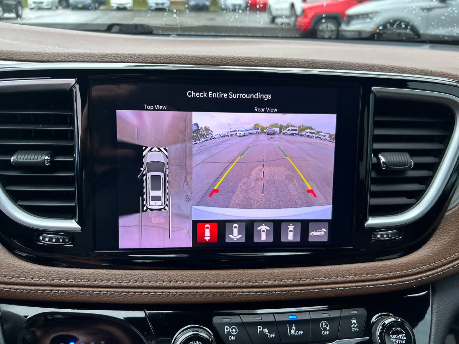 Used 2021 Chrysler Pacifica Limited w/ Premium & Safety Sphere Group AWD/4WD image 18