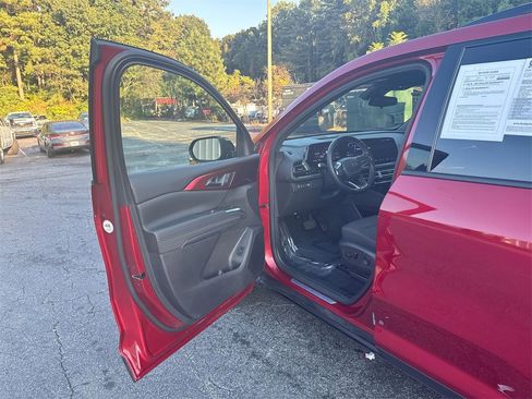 Used 2024 Chevrolet Traverse Z71 w/ LPO, Floor Liner Package image 13