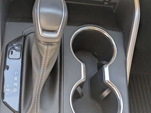 Used 2022 Toyota Highlander XLE image 20