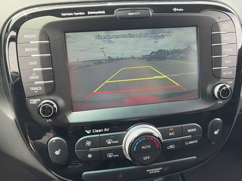 Used 2017 Kia Soul ! w/ Tech Package FWD image 26