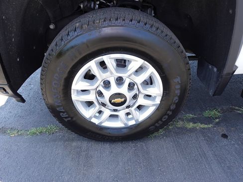 Used 2025 Chevrolet Silverado 2500 W/T AWD/4WD image 51