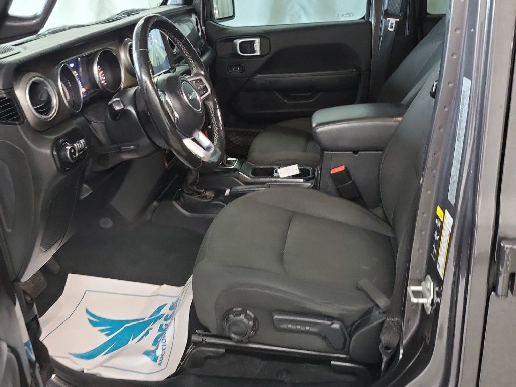 Used 2020 Jeep Gladiator Overland AWD/4WD image 5