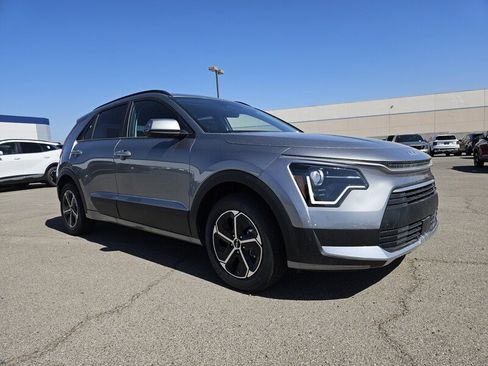 New 2025 Kia Niro EX image 2
