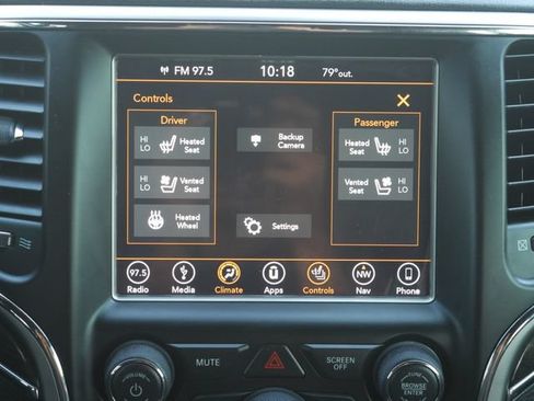 Used 2018 Jeep Grand Cherokee Overland AWD/4WD image 3