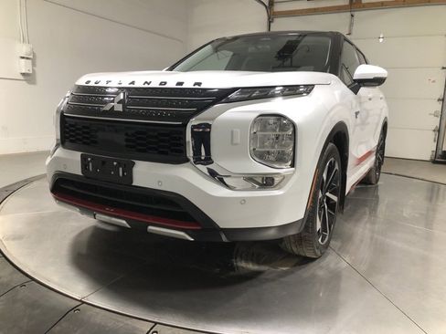 Used 2024 Mitsubishi Outlander Ralliart image 3