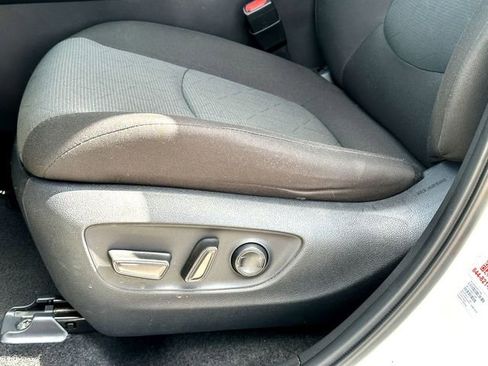 Used 2024 Toyota RAV4 XLE FWD image 12