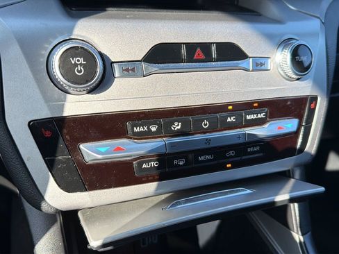 Used 2022 Ford Explorer XLT RWD image 22