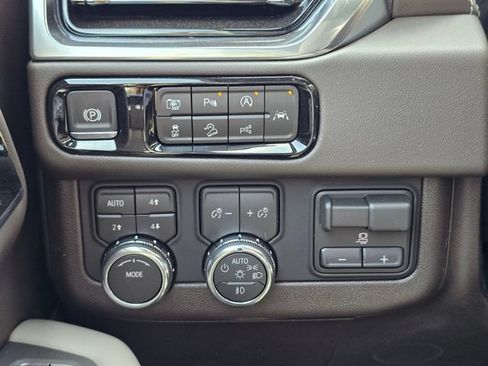 New 2026 GMC Yukon XL Elevation w/ Elevation Premium Package AWD/4WD image 36