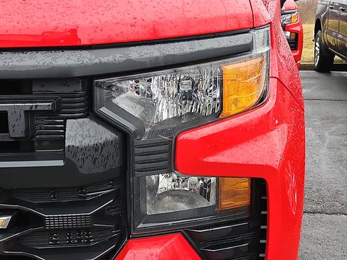 Used 2022 Chevrolet Silverado 1500 Custom image 5