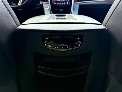 Used 2019 Cadillac Escalade ESV Luxury image 31