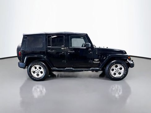 Used 2013 Jeep Wrangler Unlimited Sahara w/ Connectivity Group AWD/4WD image 6