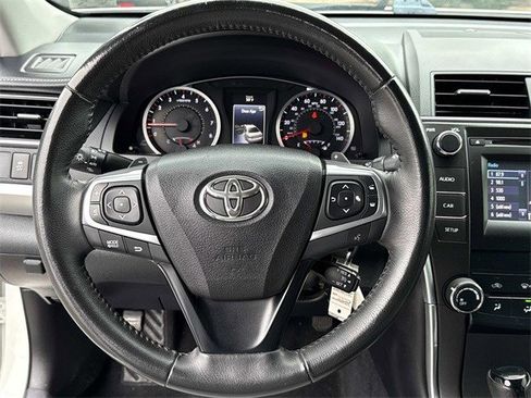 Used 2016 Toyota Camry SE w/ Moonroof Package image 19