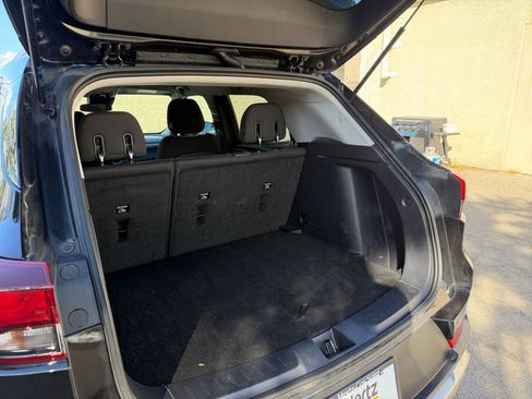Used 2025 Chevrolet TrailBlazer LT FWD image 30