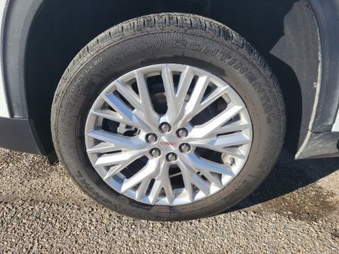 Used 2024 GMC Acadia Elevation image 27