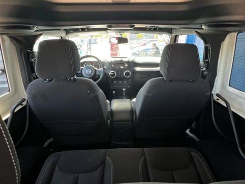 Used 2013 Jeep Wrangler Rubicon w/ Dual Top Group AWD/4WD image 10