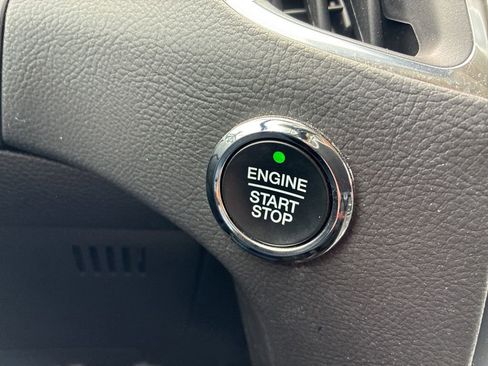 Used 2024 Ford Edge Titanium AWD/4WD image 15