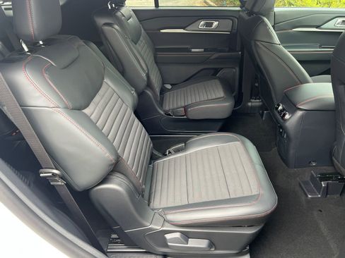 New 2026 Ford Explorer ST-Line w/ ST-Line Street Pack image 16