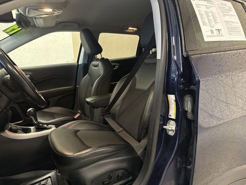 Used 2019 Jeep Compass Latitude w/ Cold Weather Group AWD/4WD image 25