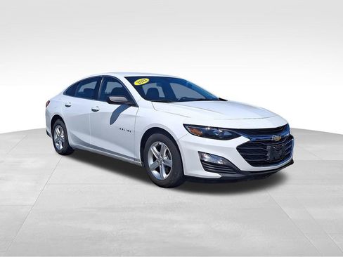 Certified 2022 Chevrolet Malibu LS image 1